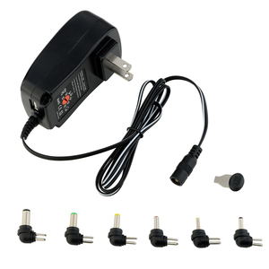 Adaptador de Corriente Universal con Puntas Intercambiables RadioShack XMX 3402D / Negro